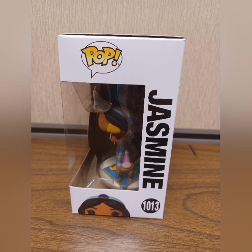 Funko Pop Disney Princess Jasmine #1013 Vinyl Figure In Pop Protector - Picture 2 of 7